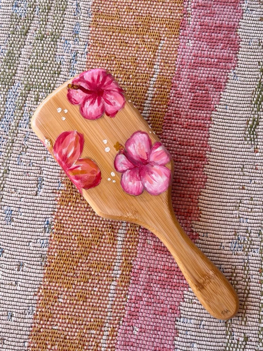 paint hairbrush