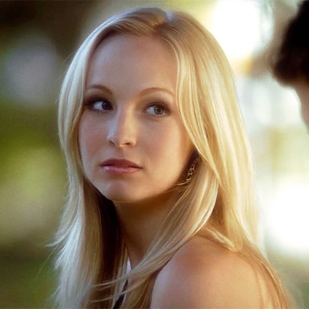 caroline forbes - vampire diaries