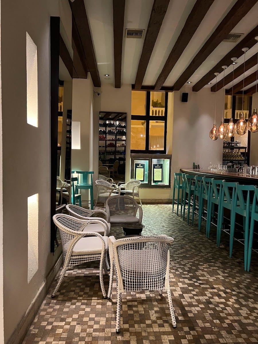 Harry''s Sasson Restaurant