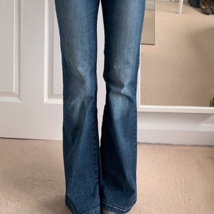 low waisted bootcut - jeans