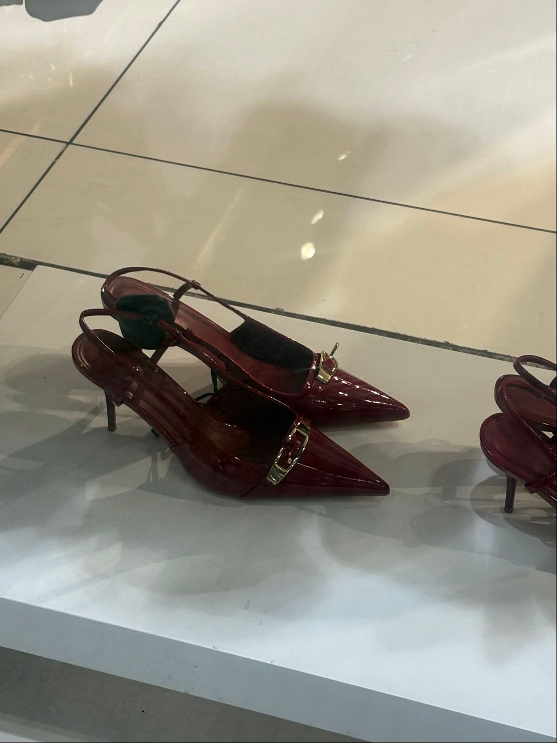 Zapatos vino mango