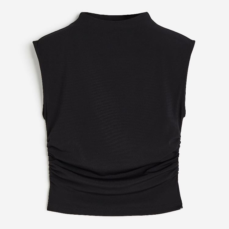 top cuello alto negro - Favorece bastante, de cualquier color también