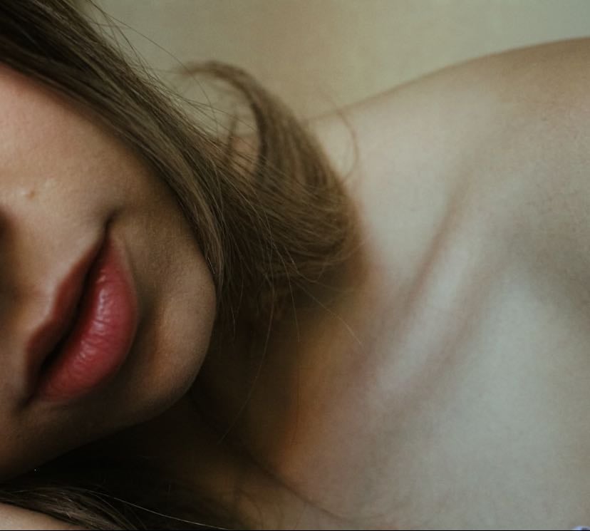Llorar muchísimo hasta dejarme los ojos hinchados pero la piel Hermosa