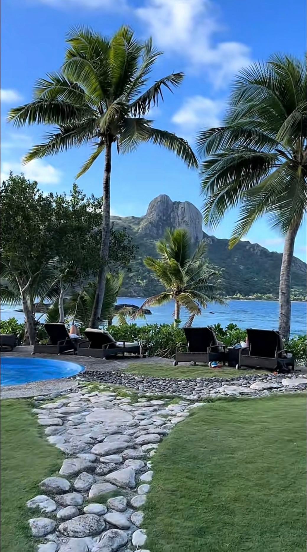 Fiji - I’ll unplug from the world and just exist in paradise, fr.