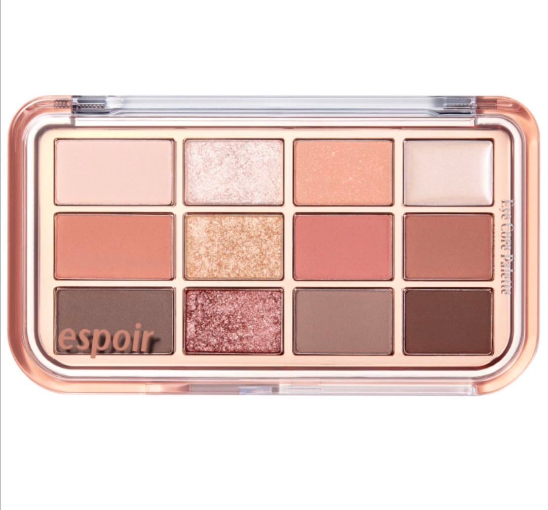 LOAAAAF IT - bring this anywhere i go i use them for everything on my face especially my lid. theres a clear mirror also love em one of my best purchase 5.0 out of 5.0