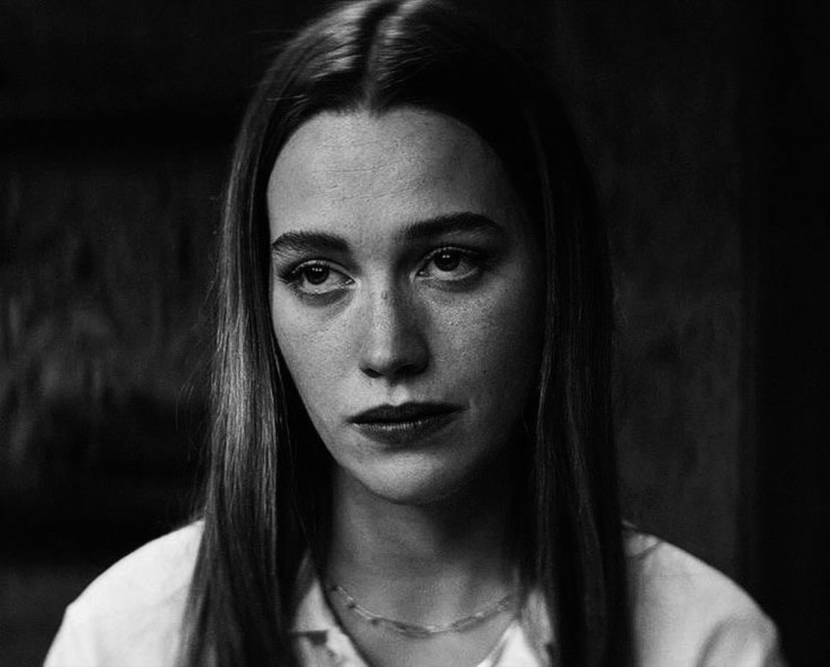 you - Greg Berlanti, Sera Gamble · 2018