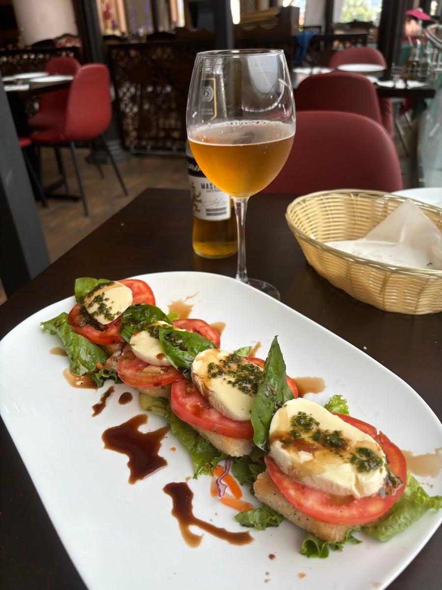 Sardi Trattoria & Pizzeria (Oxígeno)