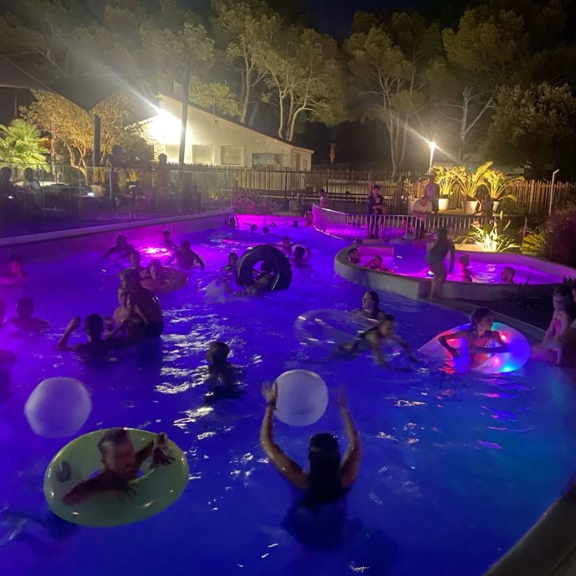 pool party