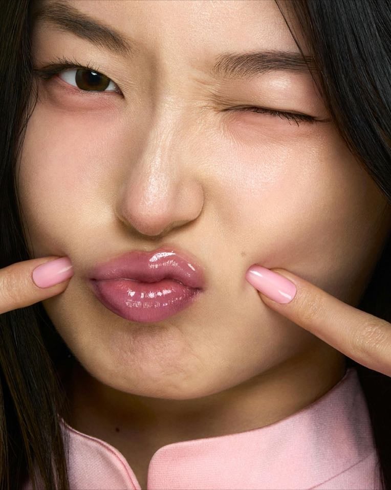 Glossier lip glaze Yoonchae - Prix Sephora: 26,50€ Teinte Frosty