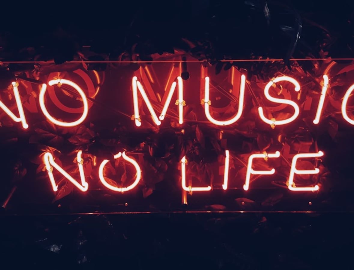 music 馃幐 - Music hypelist by Emily Beltr谩n