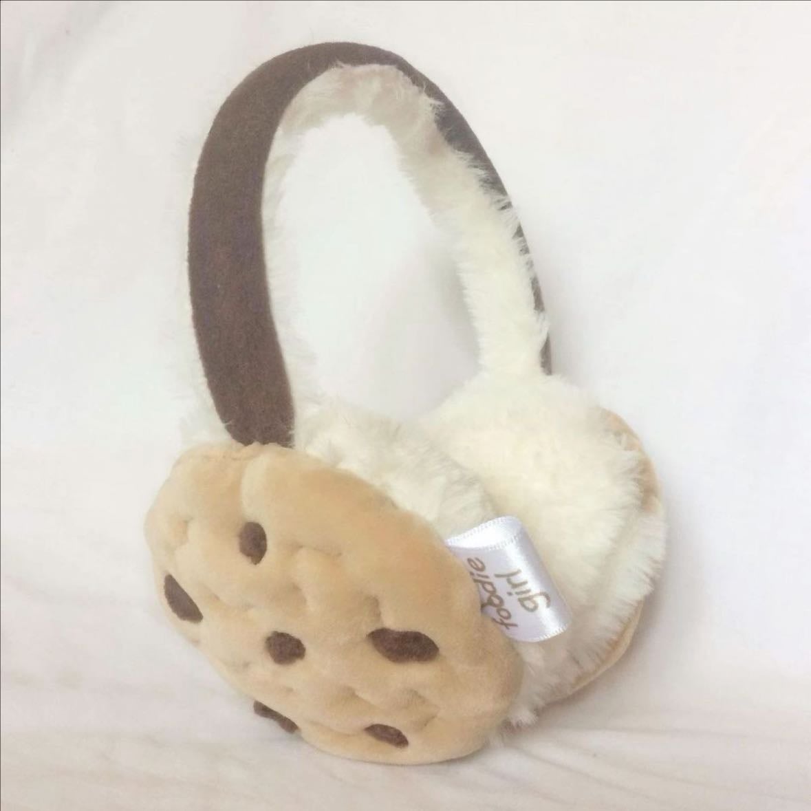pastry themed items 𖦹 ׂ 𓈒 🥞 / ⋆ ۪ - one of my favorite things ever, earmuffs, purses, shoes, headphones, etc.