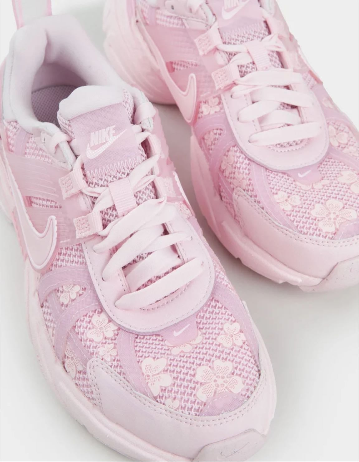 nike v2k summery flowers running shoes - $144.99