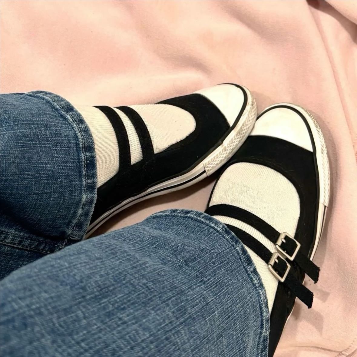 mary jane sneakers
/)/)
( . .)
( づ♡ - i love this genre of shoes