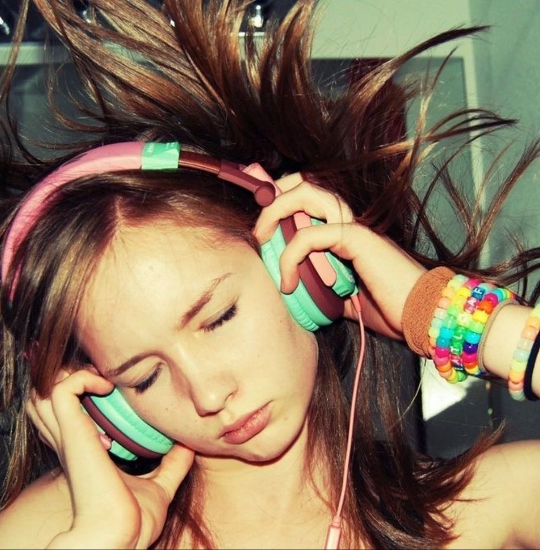 Artists you should listen to!!