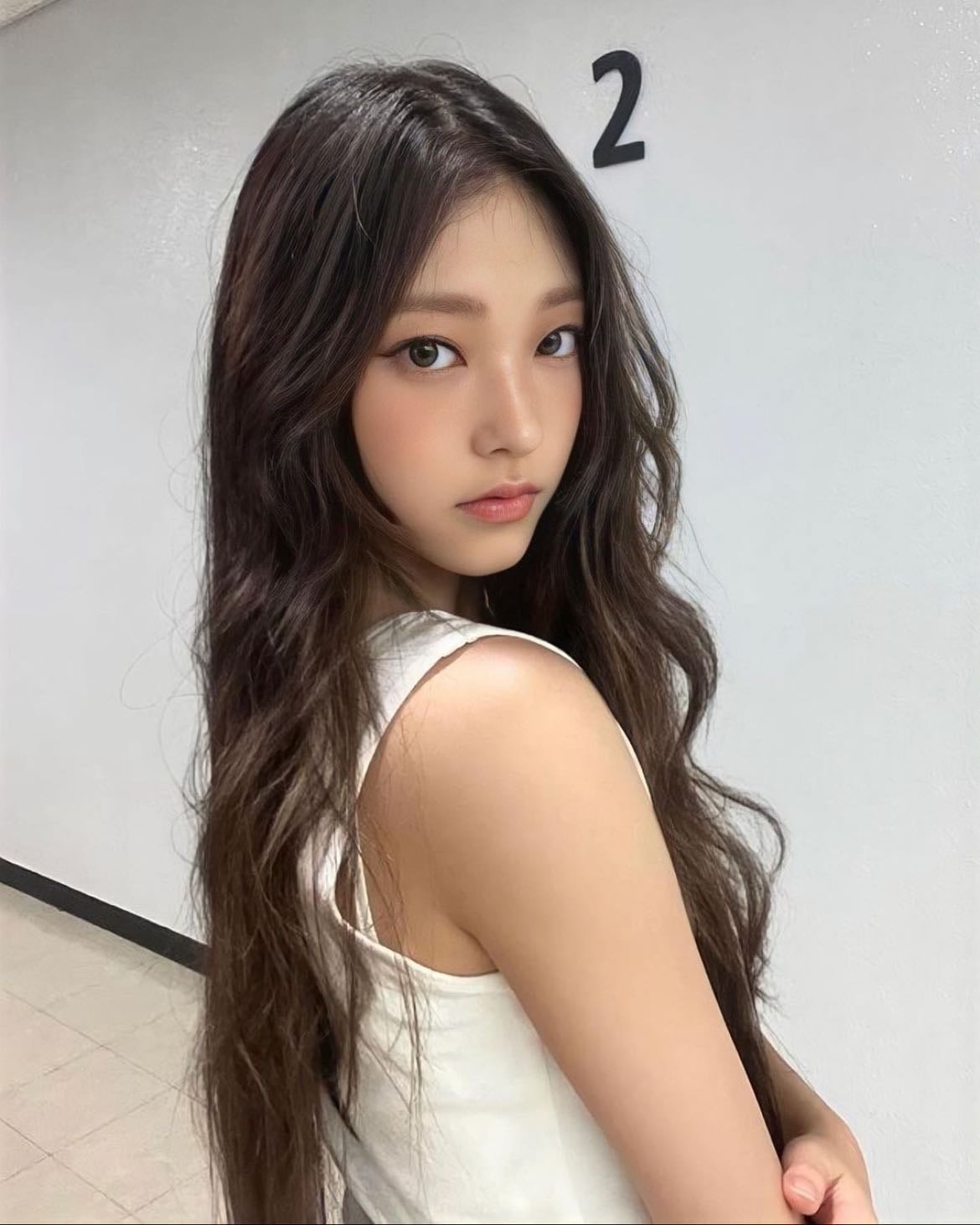 Kang Haerin (Haerin) - Artist-bias wrecker