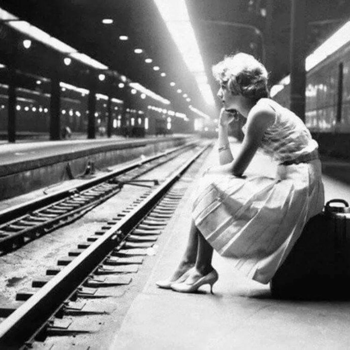 Esperando - (Estación del tren)