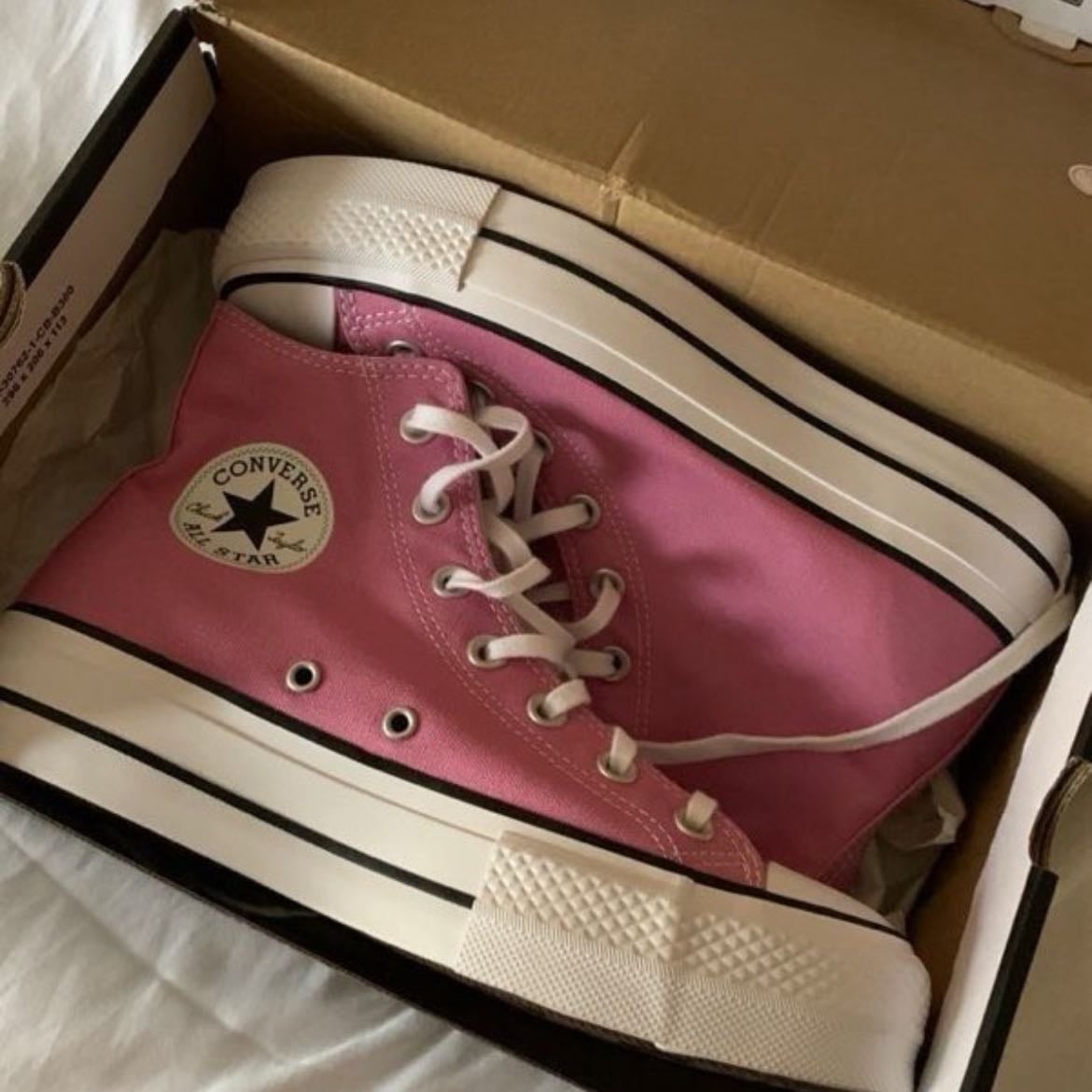 pink converse