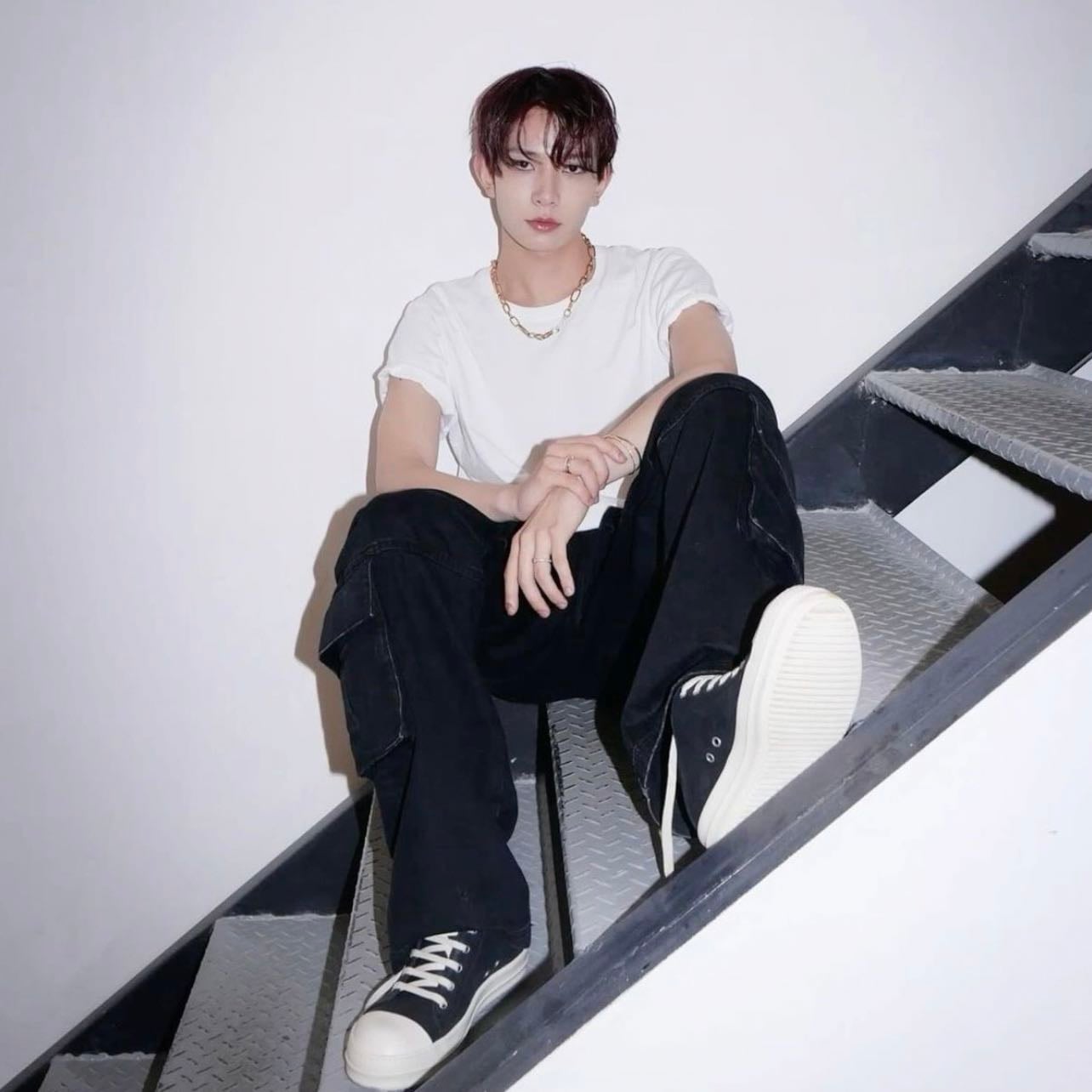 mine or yours — sunniques - stepbro!heeseung x reader (ft. heeseung’s gf)