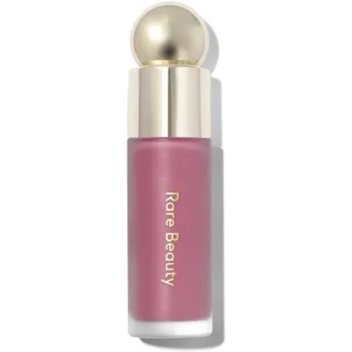 Rare Beauty Soft Pinch Liquid Blush - Tono:Wisdom. Deja un tono muy bonito en la piel. Dura un montón de tiempo.Al momento de difuminarlo prefiero usar brocha ya que cuando lo difuminó con beauty deja parches.