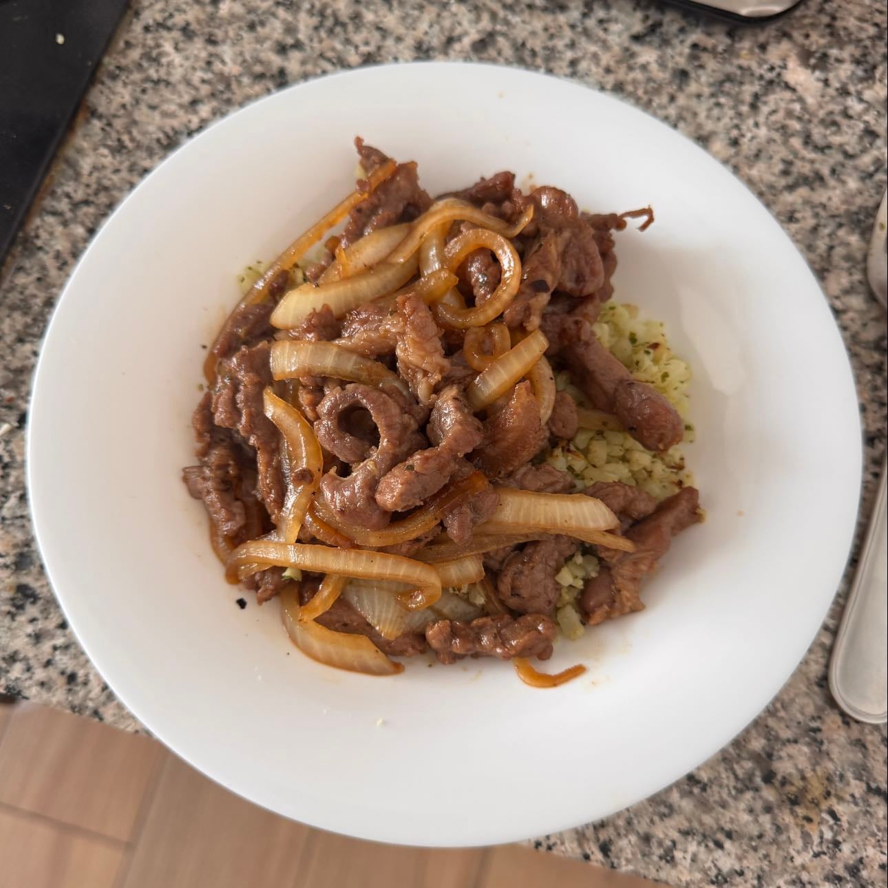 Soy and Honey Veal - 335 kcal 45g