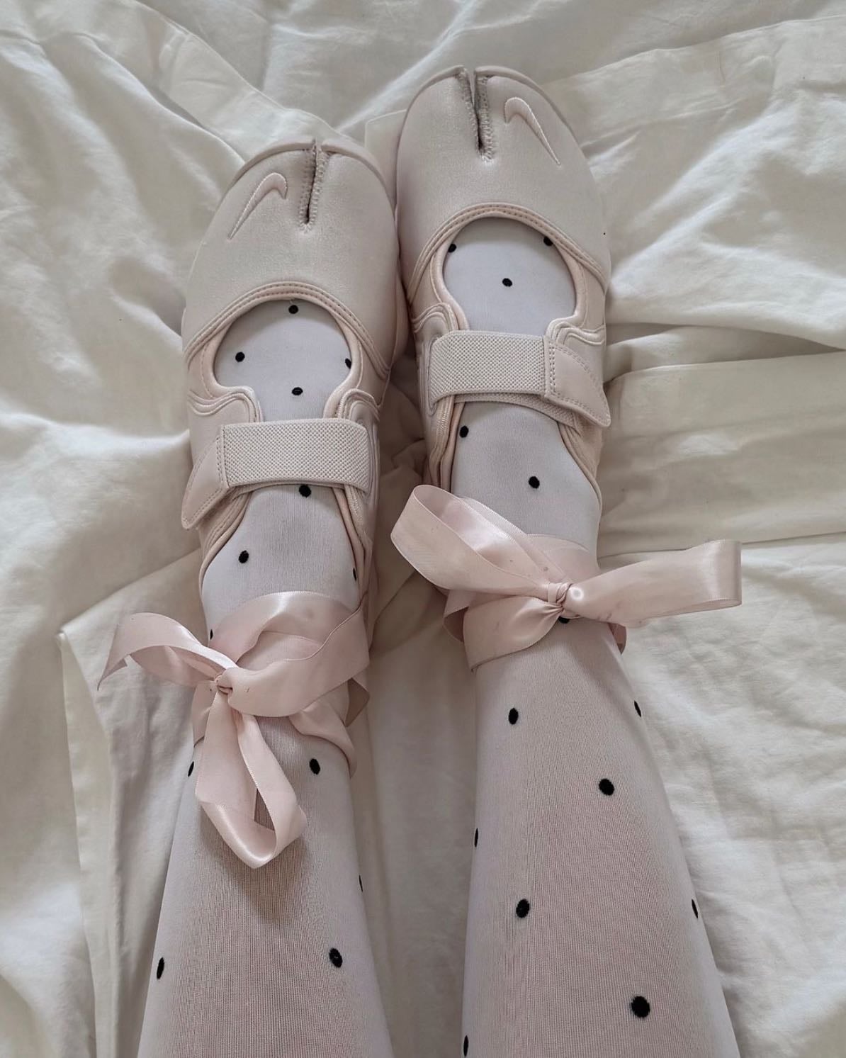 nike air rift pink or polka dots
