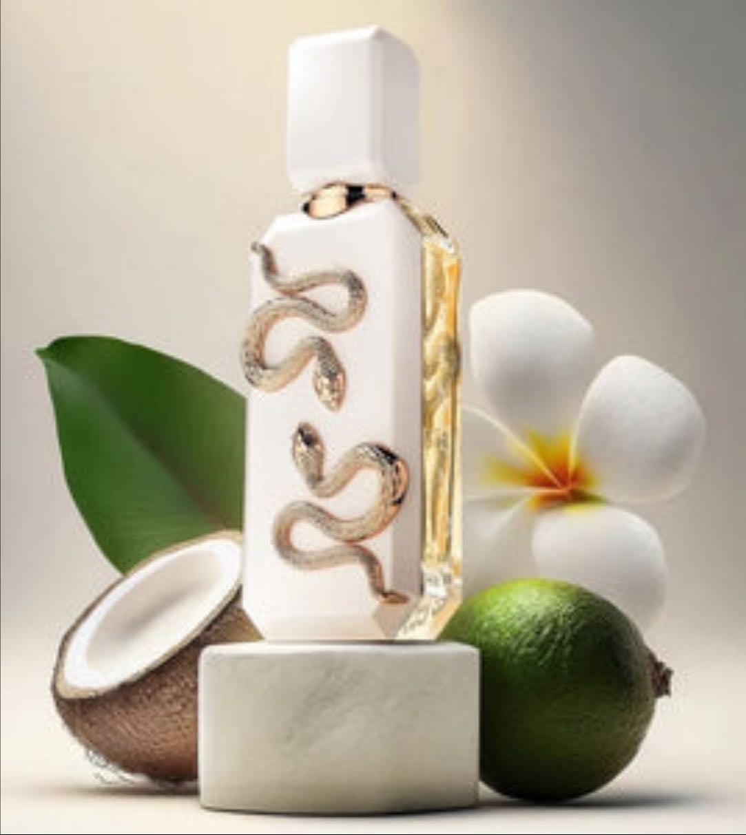 World Veneno Bianco - Las Notas de Salida son neroli, bergamota y leche; las Notas de Corazón son flor de tiaré, flores blancas y ylang-ylang; las Notas de Fondo son coco, vainilla, madera de gaiac y ládano.