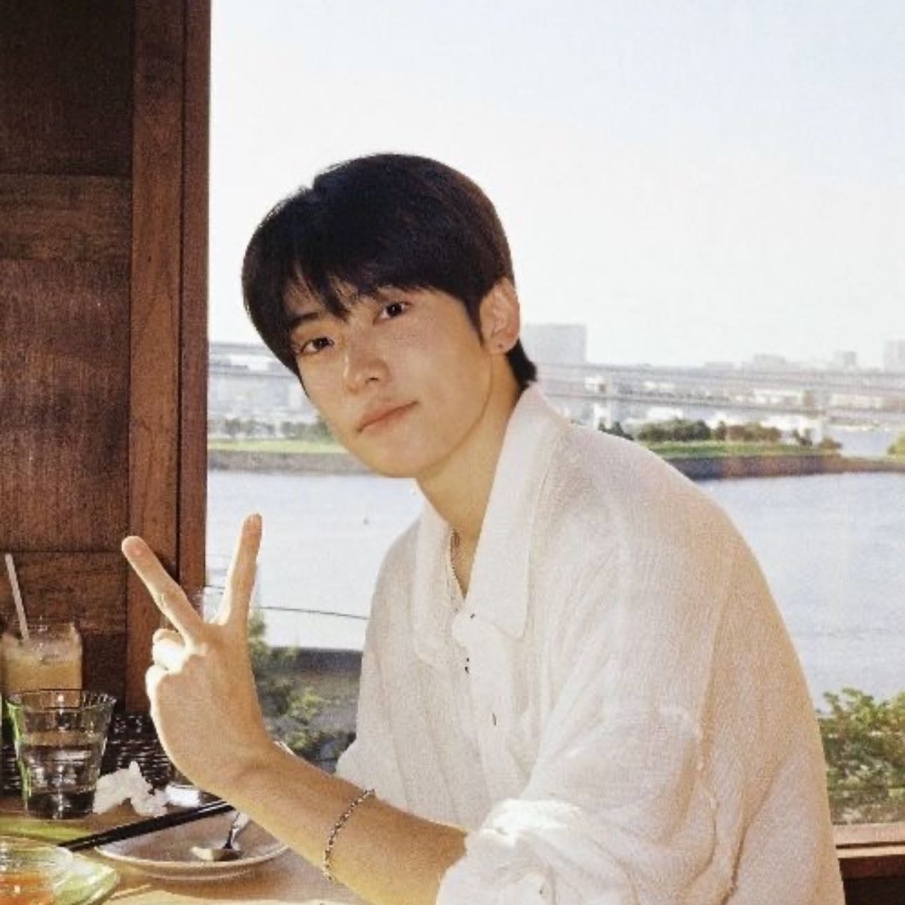Mensajes de voz ——— DDINGDONGZ - "Hola, soy Han Taesan. En este momento no puedo responderte, pero déjame tu mensaje después del tono." Jaehyun está seguro de que cometió el peor y más gran error de su vida: herir el corazón de su novio Taesan.