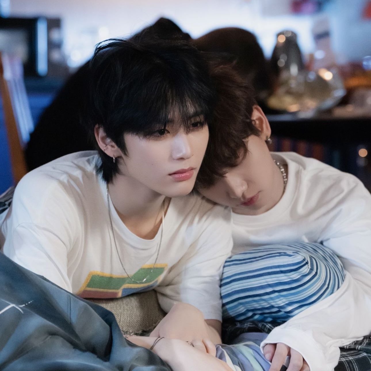 Muñequito de porcelana | Ddingdongz - JaeHyun es sordomudo y Dongmin lo odia por eso.