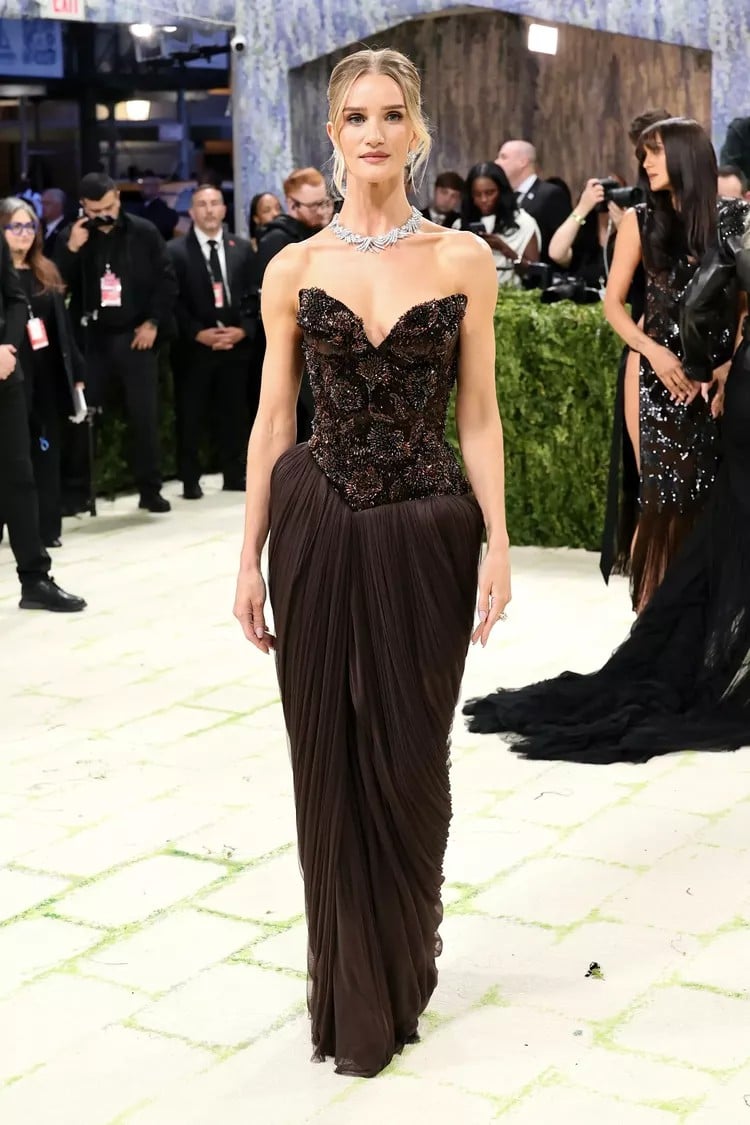 Rosie Huntington-Whiteley - Burberry