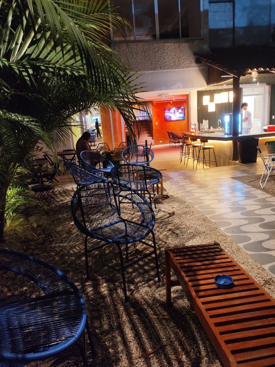 Vedê Bar - Tem drinks diferentes e playlist boa!