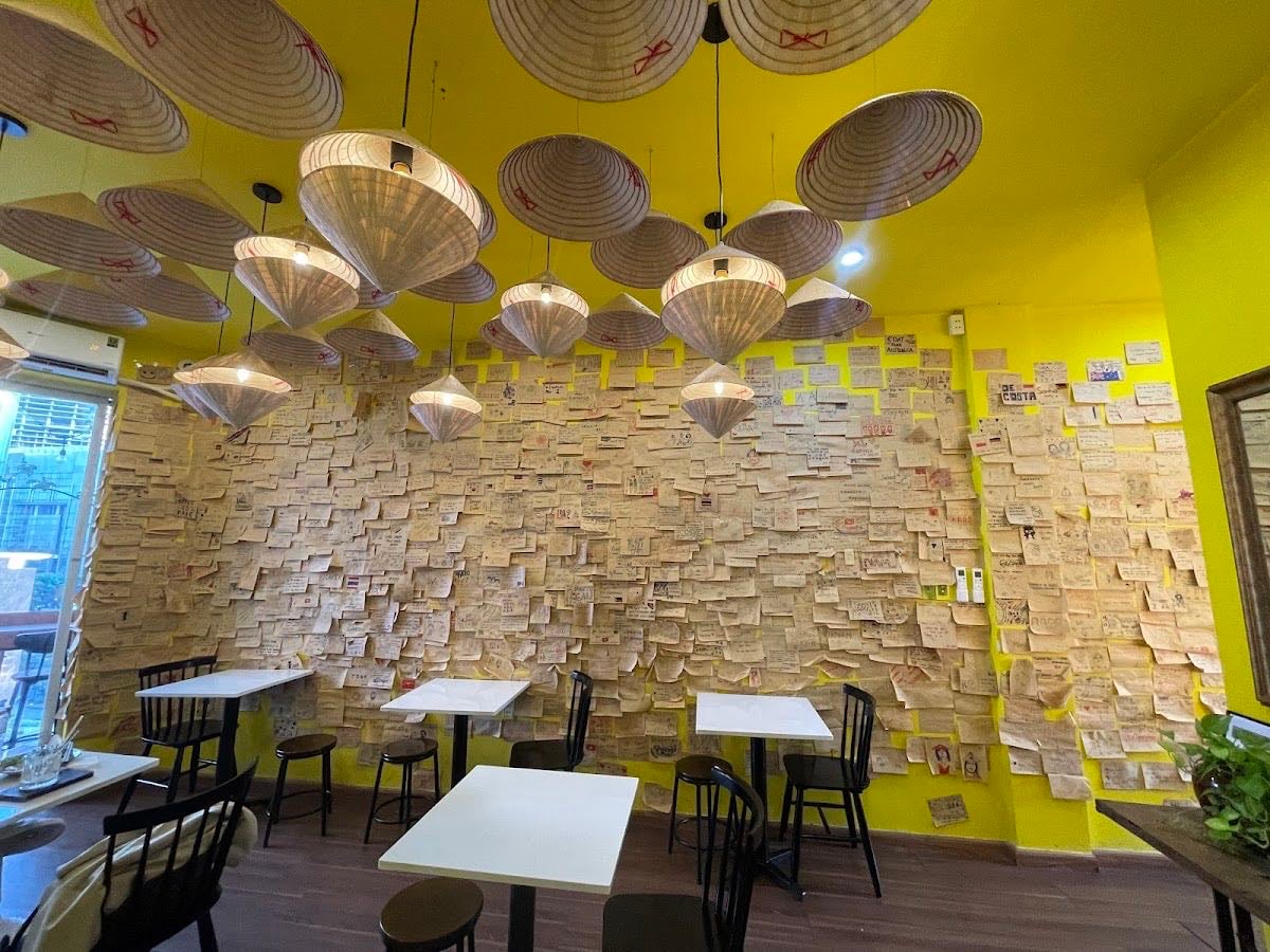 Madam Quyên - Inside cafe apartments