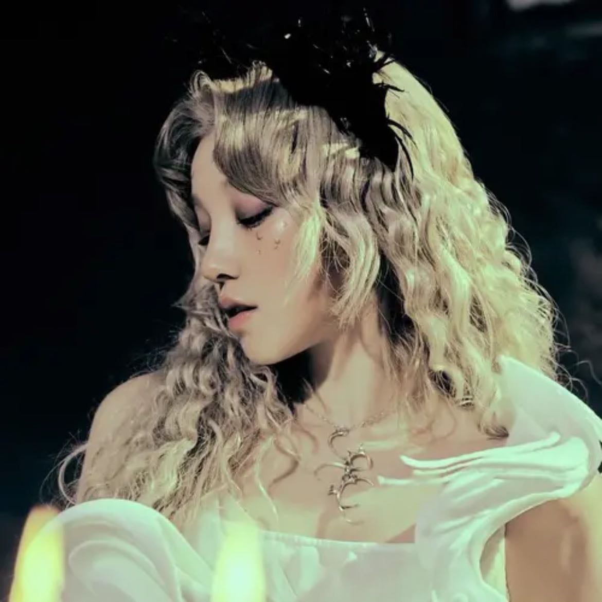 YUQI - Artist