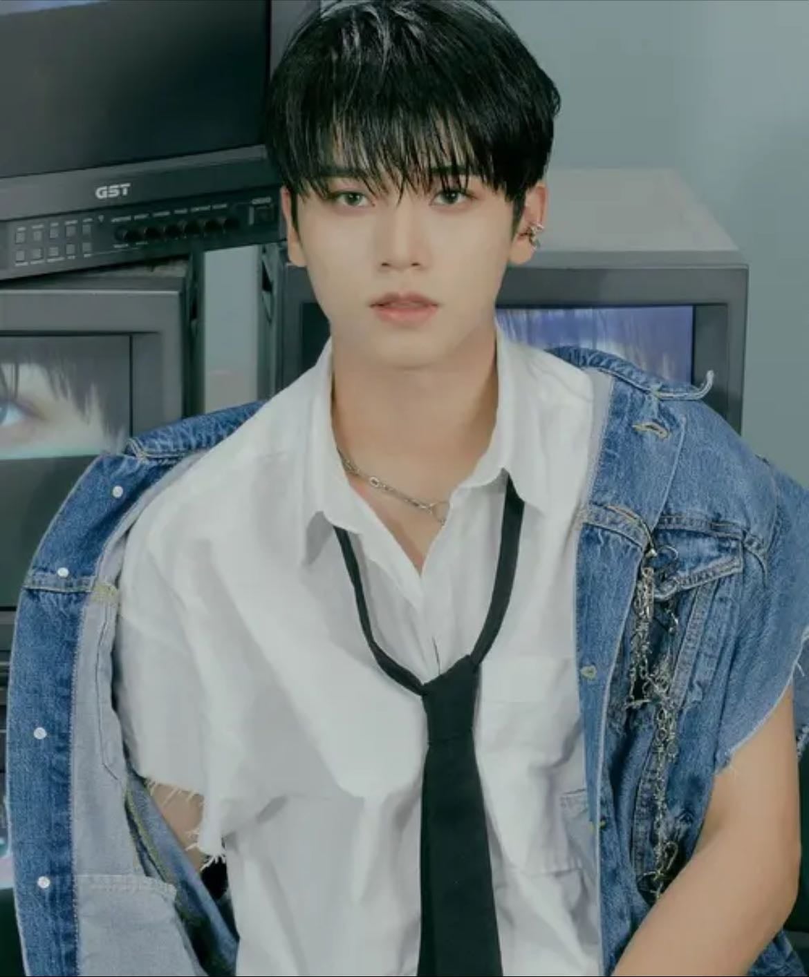 HYUK - Artist