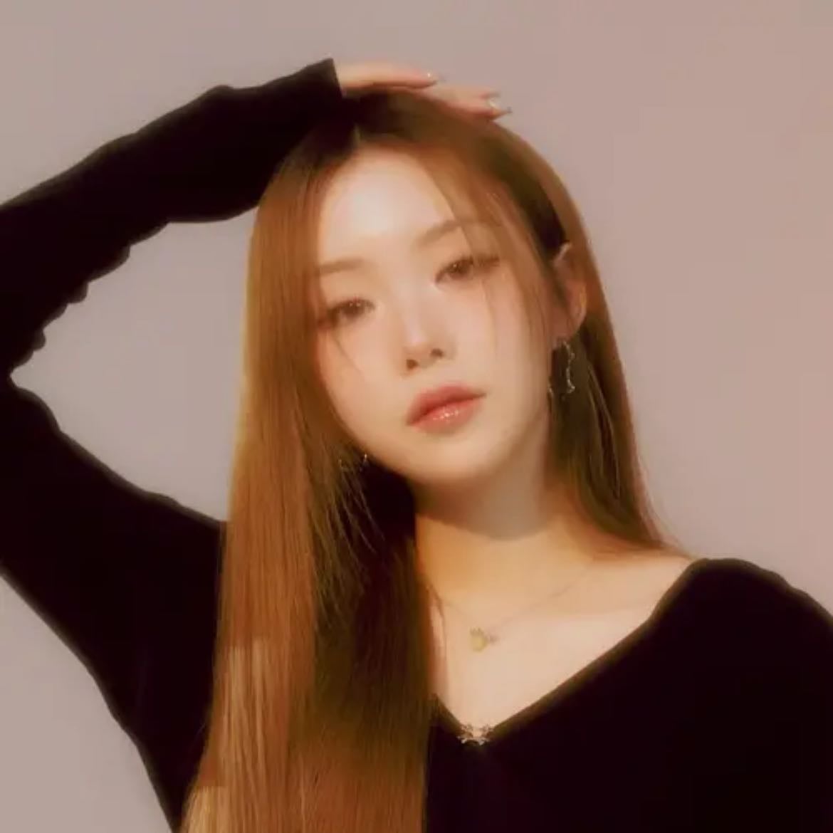SUHYEON - Artist