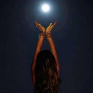 Feminine divinity💮🍾 - Spotify