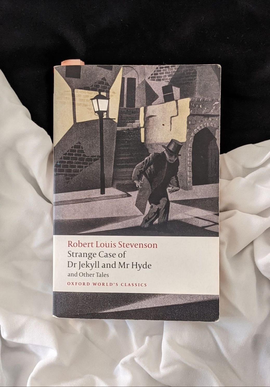 The strange case of Dr.Jekyll and Mr.Hyde - Robert Louis Stevenson