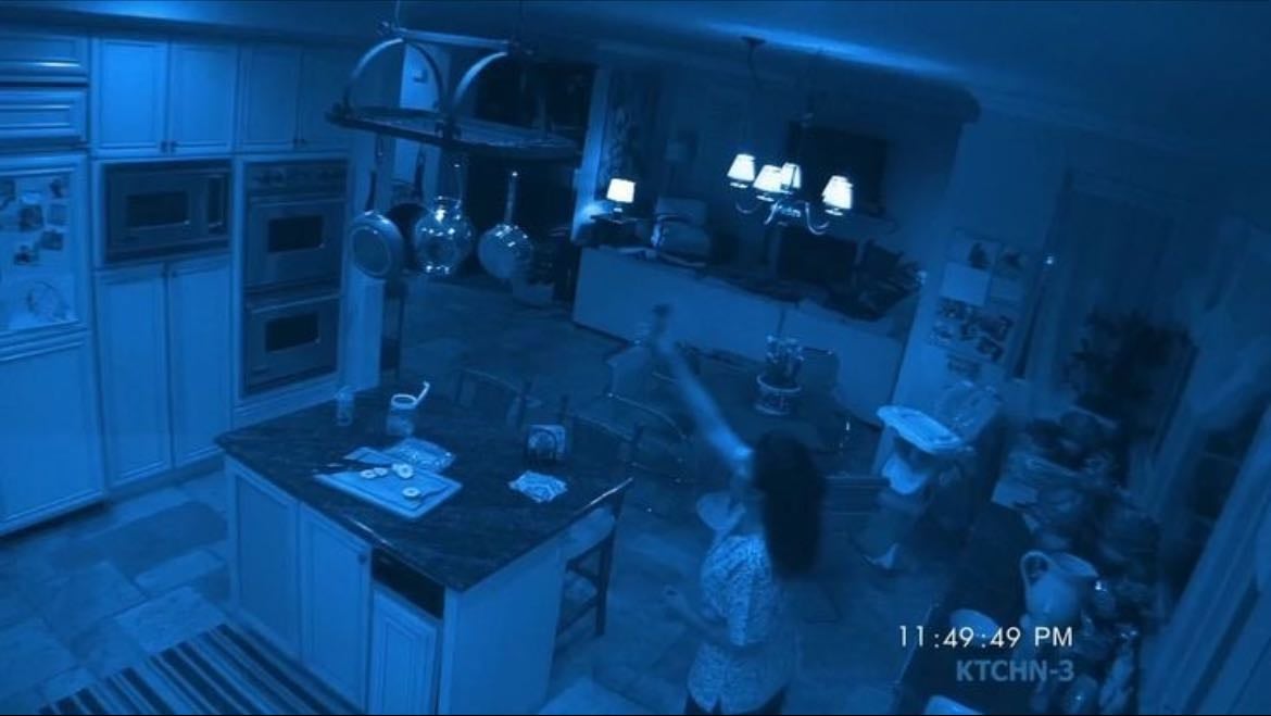 Paranormal Activity 2 - Tod Williams · 2010
