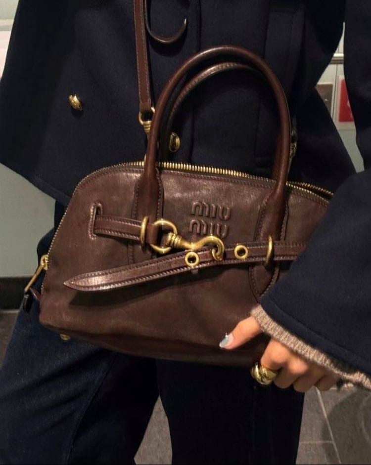 miu miu aventure bag
