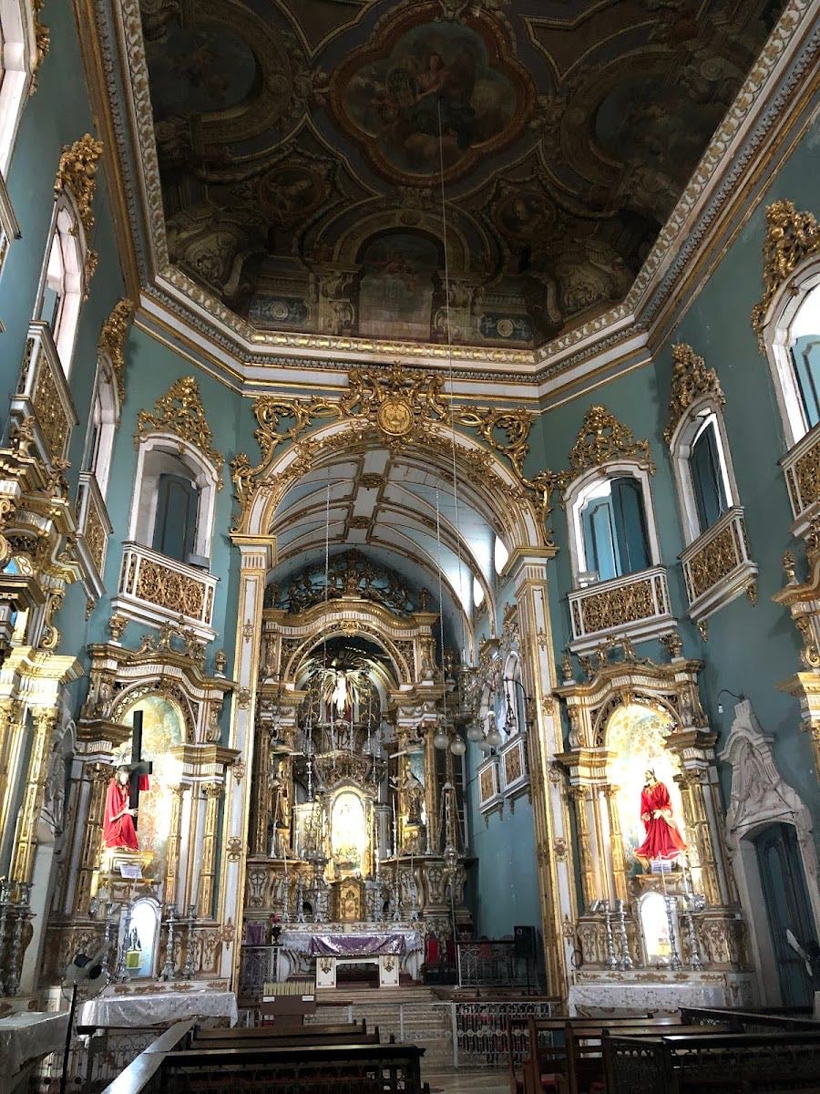 Igreja Nossa Senhora do Carmo de Salvador - A parte do museu tem uma energia pesadíssima, mas o guia e o atendente são gente boa demais.
Ele me ensinou o que é “barril dobrado” e “comer água” na Bahia.
