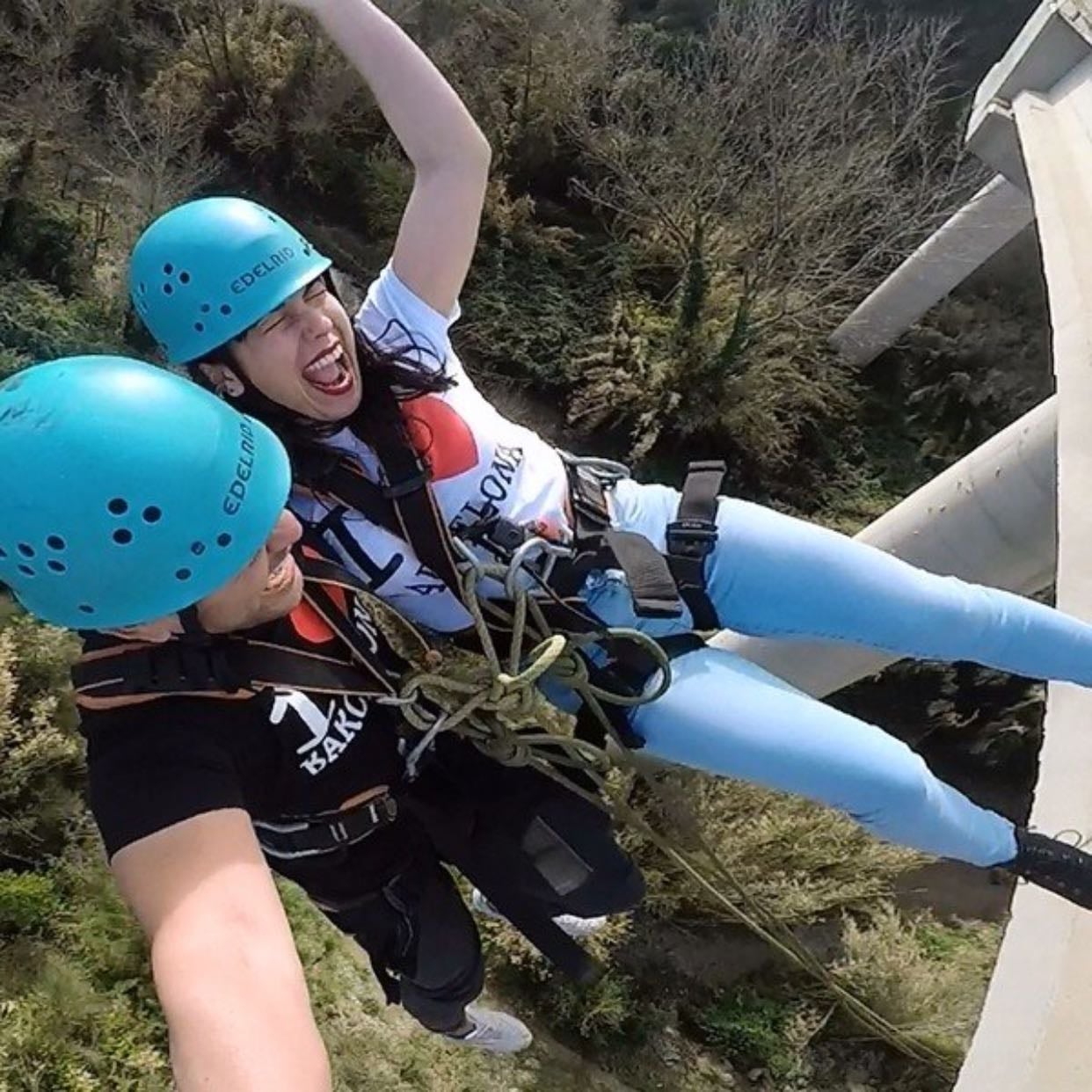 Puenting - Colocarse los seguros y gritar “ayúdame Diosito”
