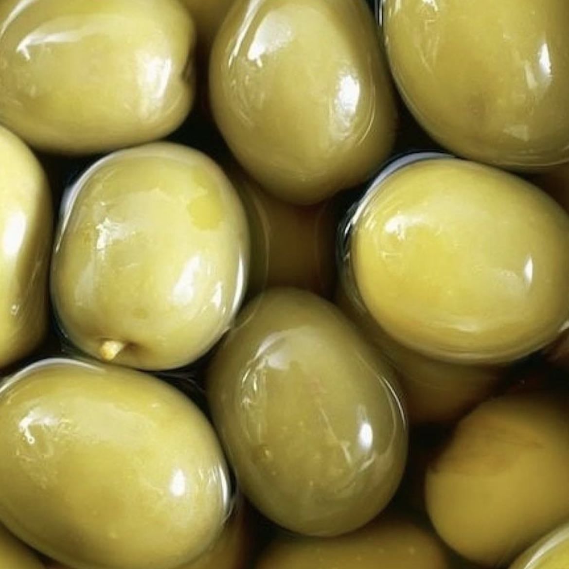 Aceite de olivo - Nutre, repara puntas abiertas, sella la humedad, protege del daño.
Ideal para cabello muy seco, dañado o con tratamientos químicos.