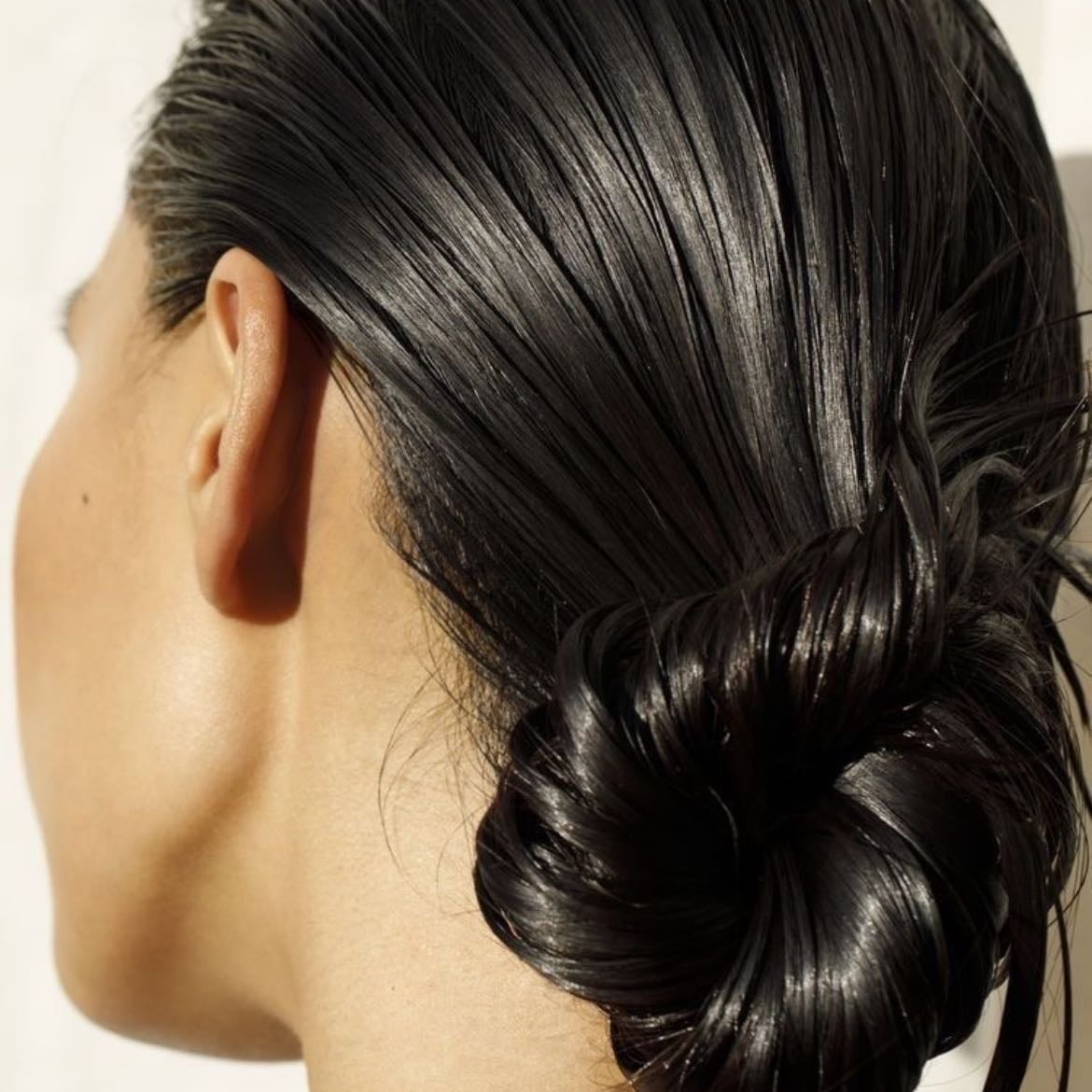 Hair oiling - Combining a good scalp massage with the benefits of natural oils has been shown to promote oxygenation and blood circulation, while also providing nourishment and moisture. This helps strengthen the hair strand leaving the hair soft, shiny and frizz-free.