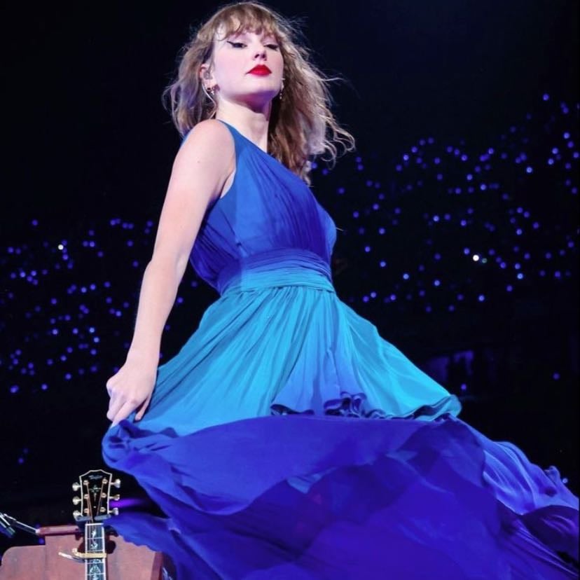 blue dress