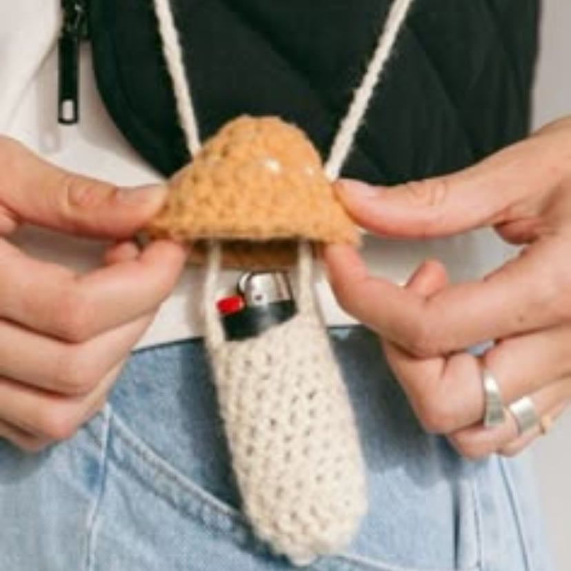 Llaveros/ peluches/ encendedores - Algo raro para colgar en mi mochila o encendedores chidos