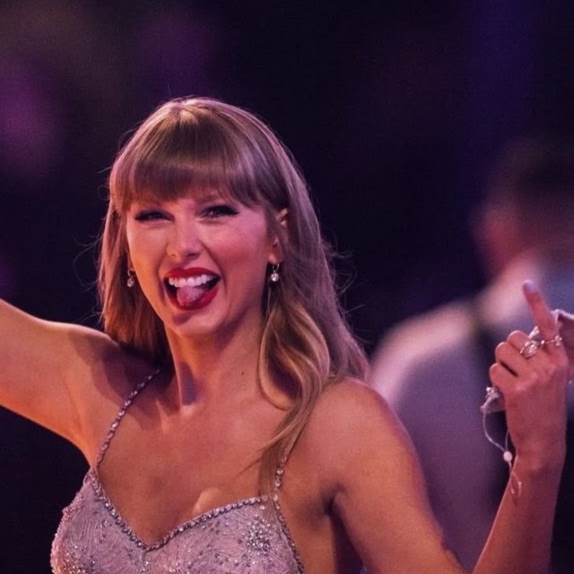 Taylor swift - LOVE LOVE LOVE TAYLOR SWIFT MWAH 💋
