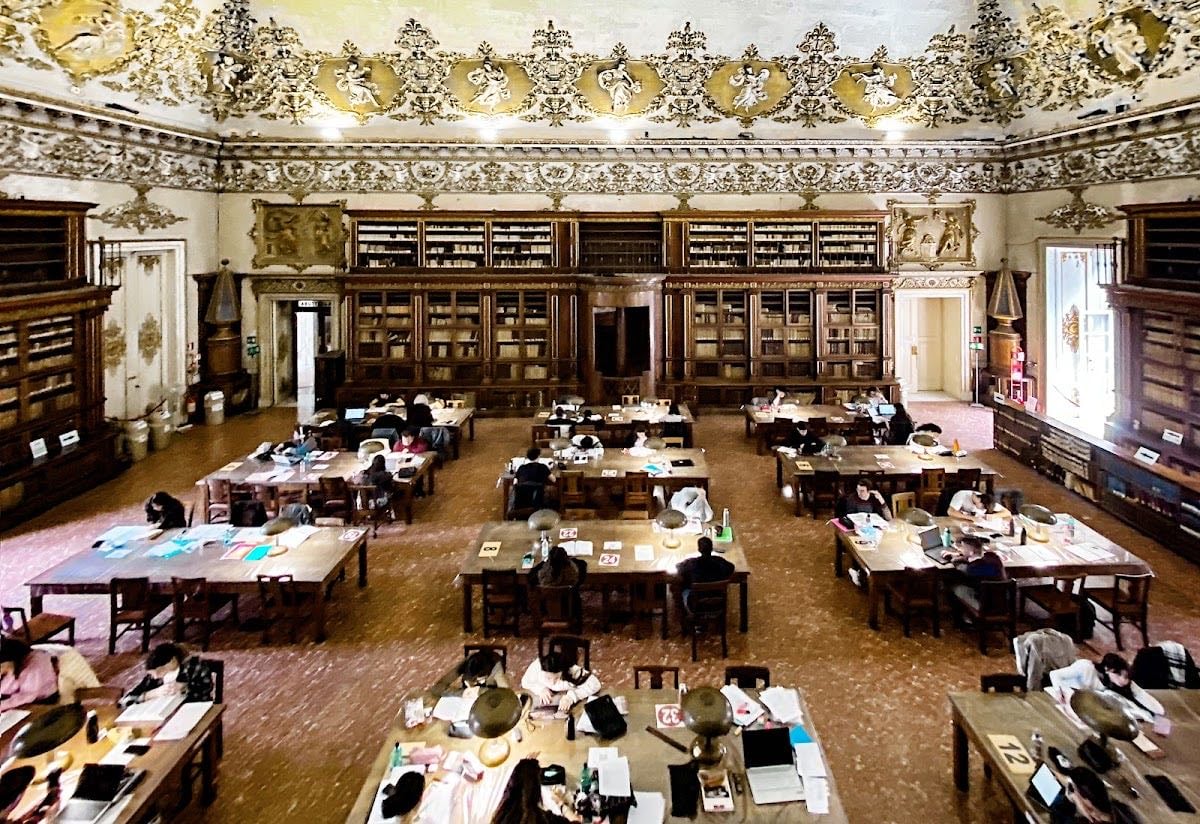 Biblioteca Nazionale di Napoli Vittorio Emanuele III