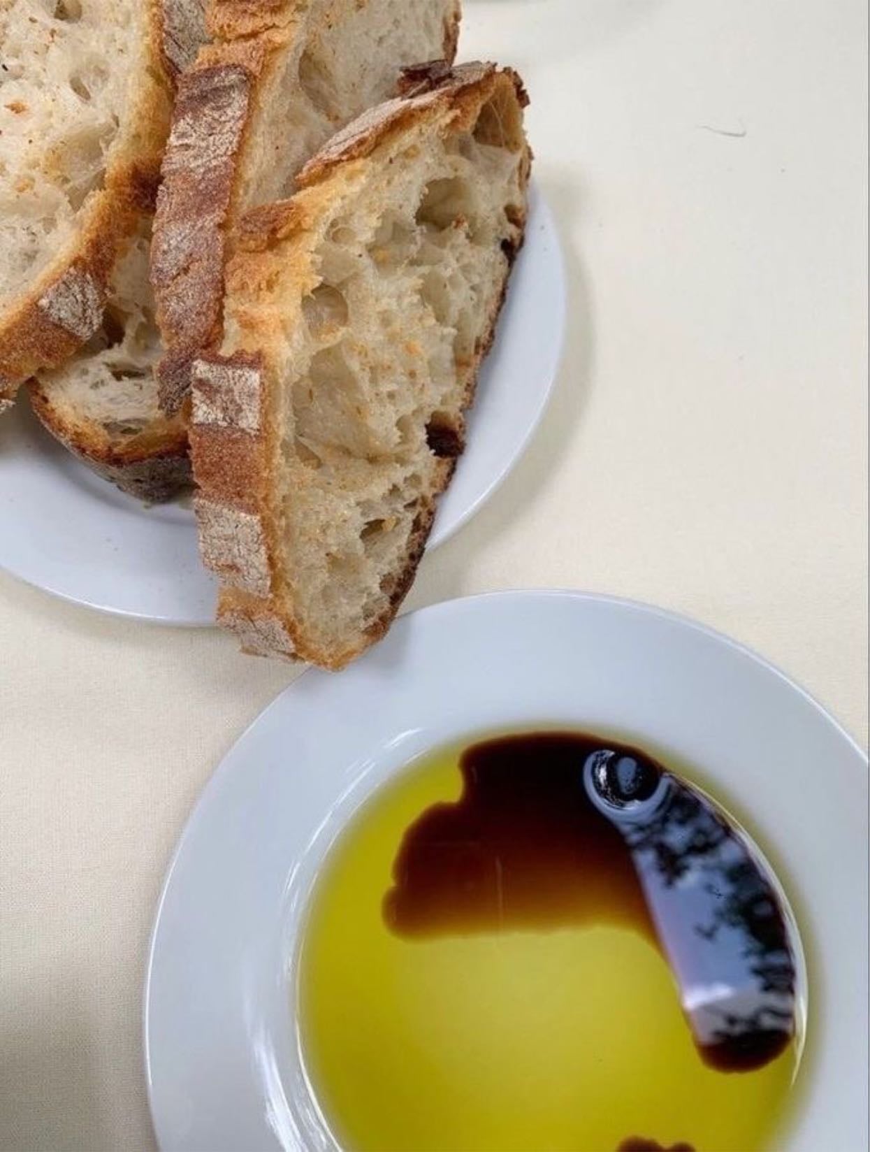 Bread, oil, balsamic