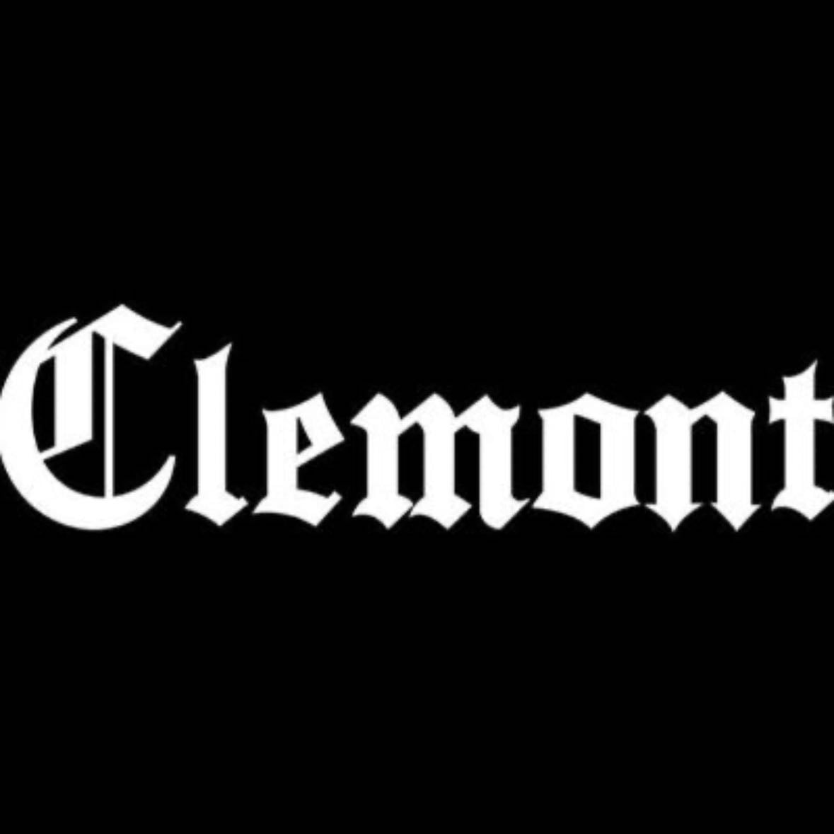 Clemont - Esto venden más que todo ropa para hombres pero muy buena calidad y las camisetas son lindas
