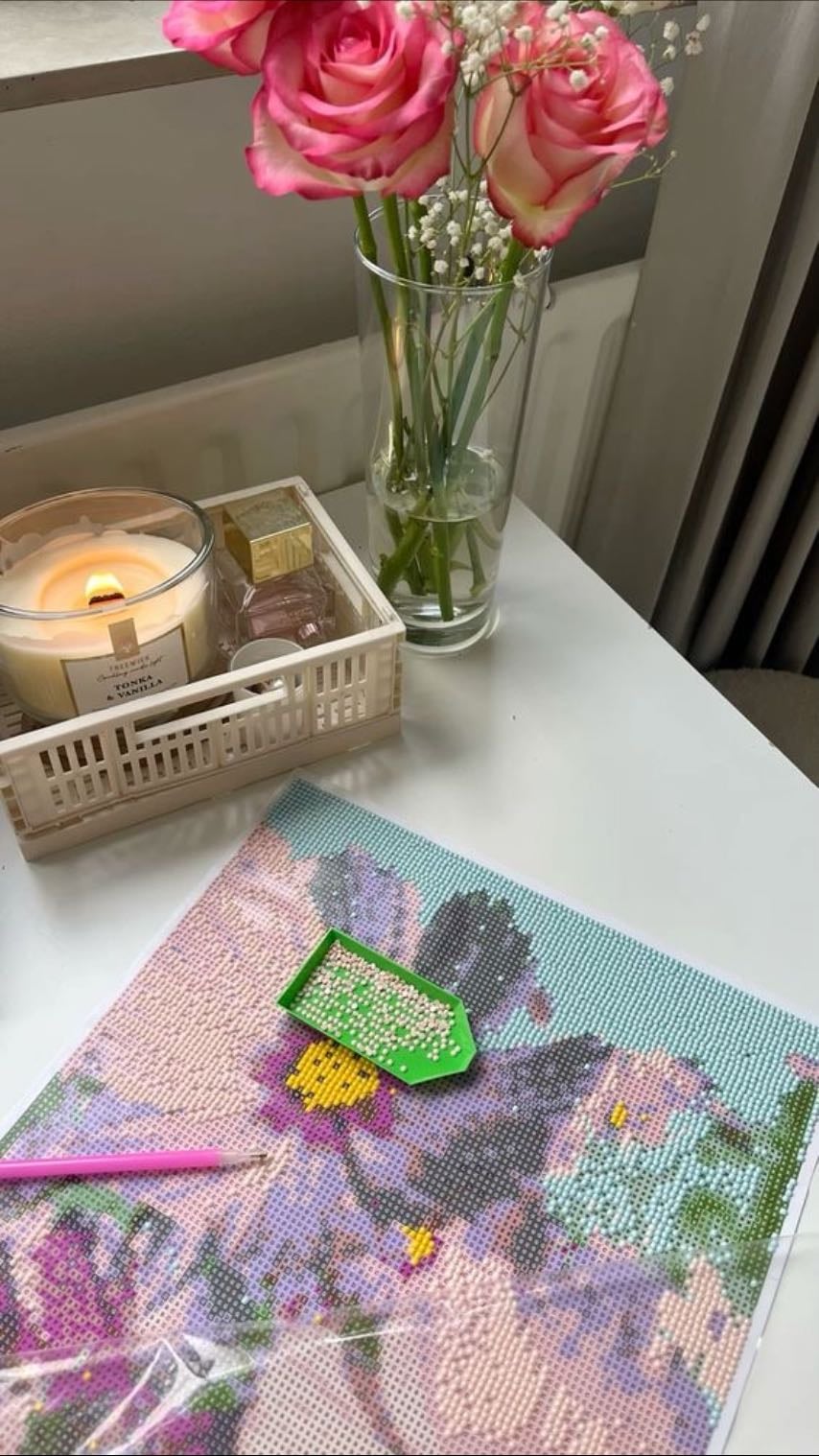 Diamond painting