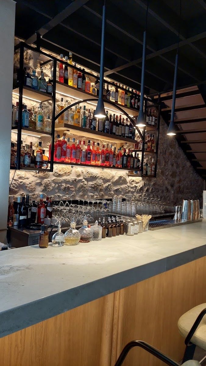 NASTRO APERITIVO - Πολυκλείτου 15, Κέντρο - Ιταλικό απεριτίβο, zero waste φιλοσοφία, κοκτέιλ με grappa και κουμκουάτ. Half cocktails για περισσότερες δοκιμές